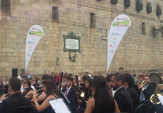O ciclo “Música no Camiño” continúa difundindo a cultura galega nas mañás dos domingos en Santiago de Compostela